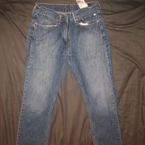 Levi 514 30/31 light wash blue jeans!!